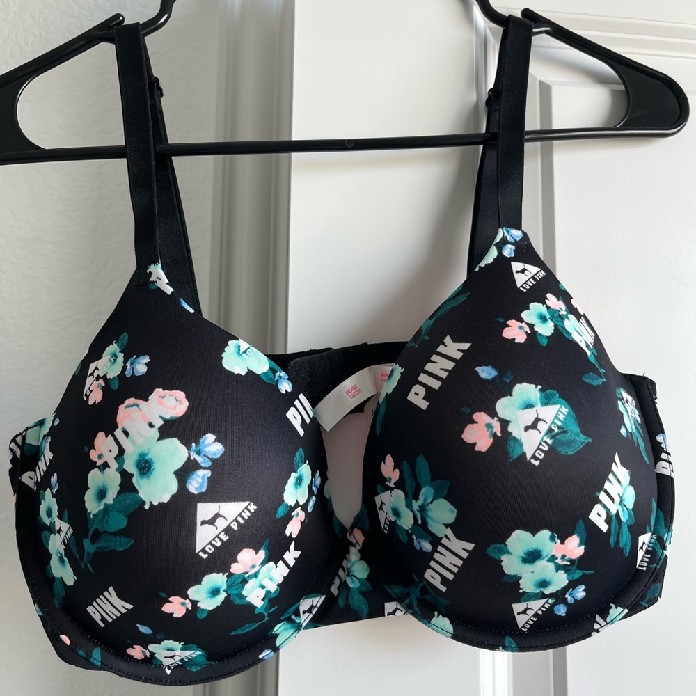 PINK bra. Size 36 DD. NWT.